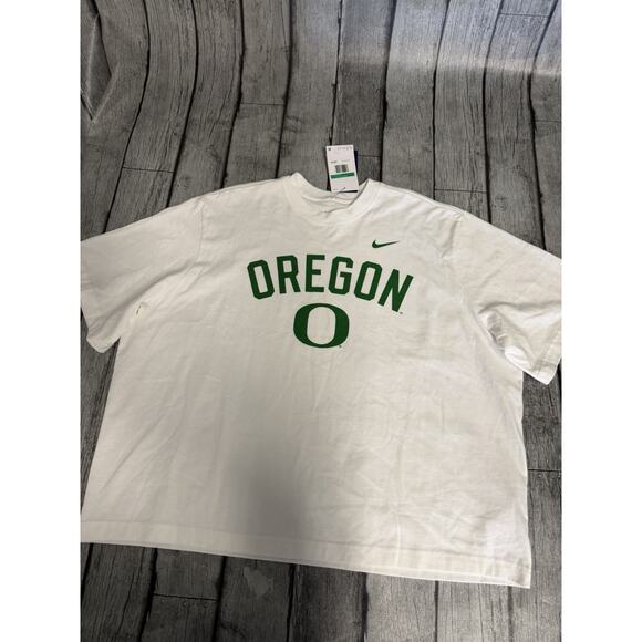 Nike Tops - NWT Women’s Nike Oregon Ducks Oversized Tshirt XL White SS Cotton Tee